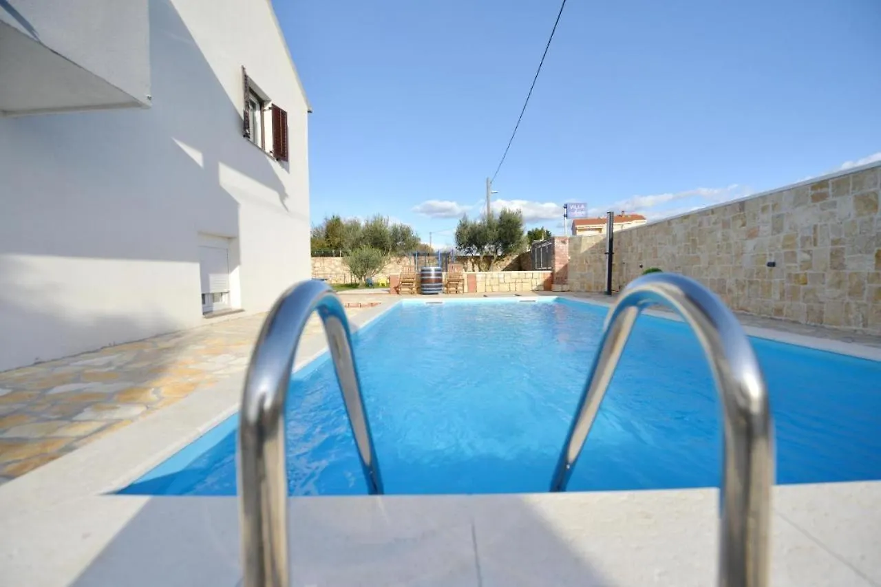 Сasa de vacaciones Villa Ariana With Private Pool By Ta Leut Agency Policnik Croacia