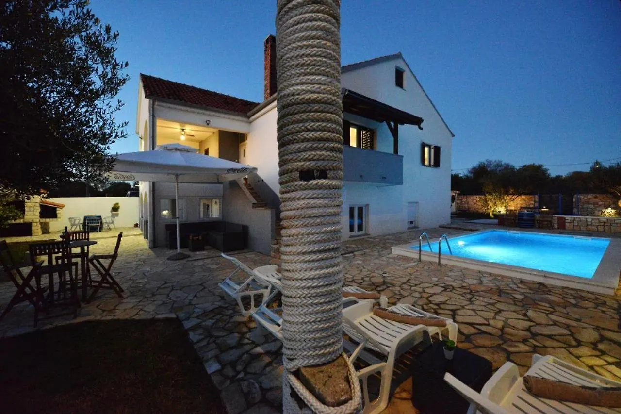 Сasa de vacaciones Villa Ariana With Private Pool By Ta Leut Agency Policnik Croacia