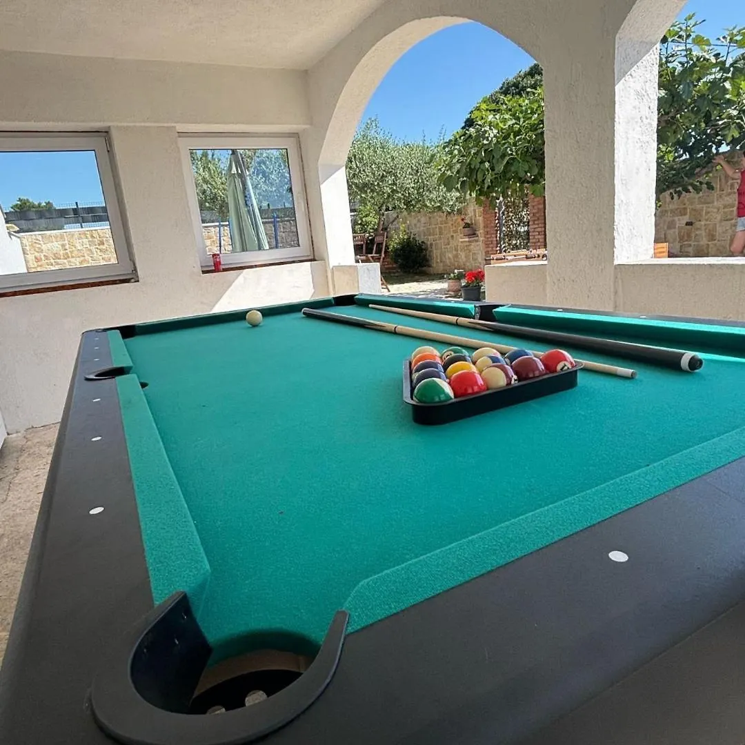 Villa Ariana With Private Pool By Ta Leut Agency Policnik Сasa de vacaciones